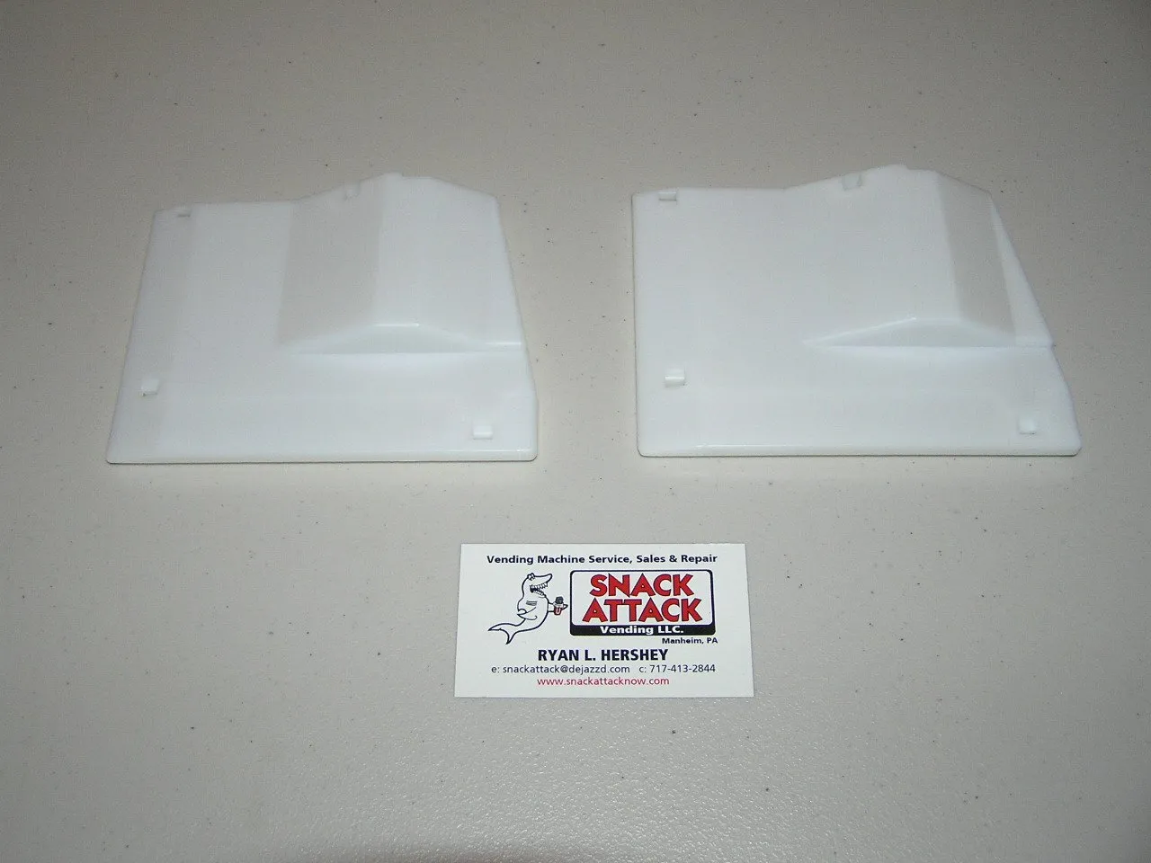 (2) Dixie Narco 2145, 3561, 5000, 5591 BEV MAX Vending Machine 8.4oz RED Bull SHIMS/Free Ship!