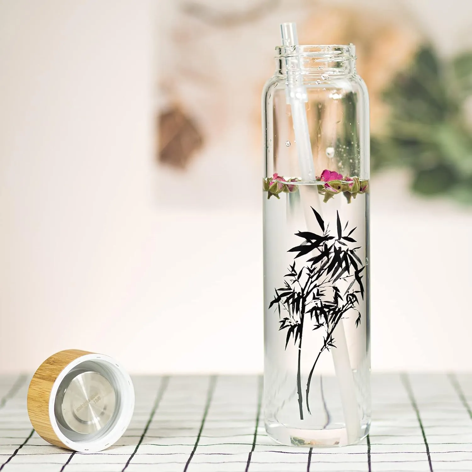32 oz Glass Water Bottle with Straw, Wide Mouth Borosilicate Glass Bottle with Bamboo Lid and Neoprene Sleeve