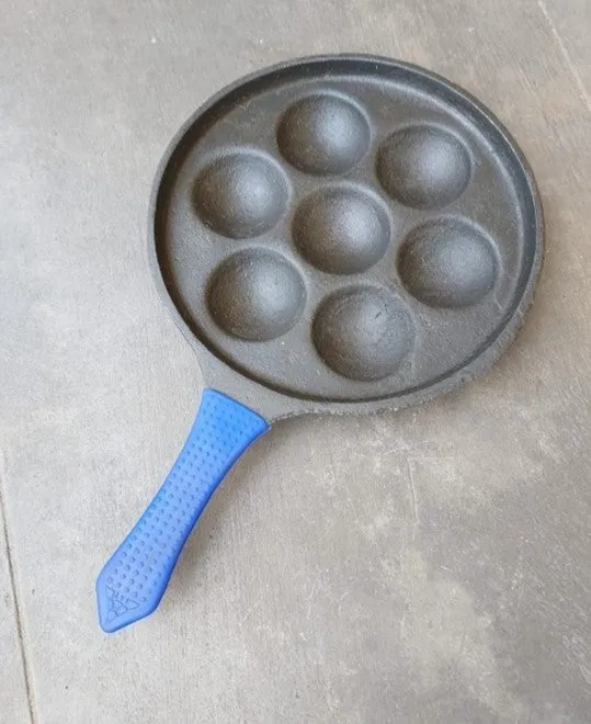 7 Pit Cast Iron Paniyaram Pan-SHC1019