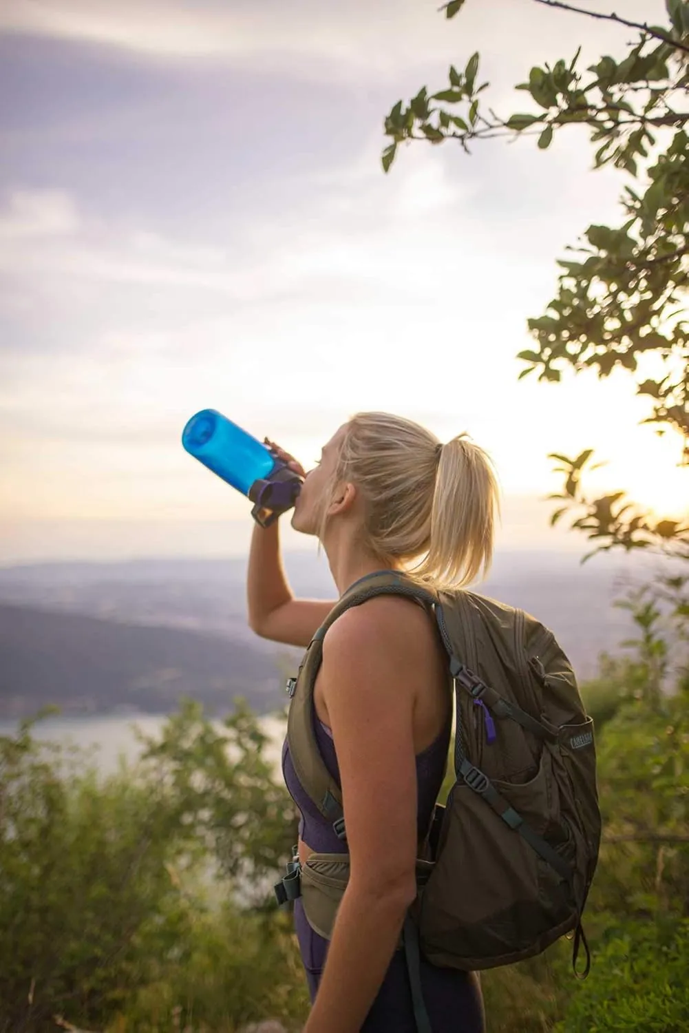 CamelBak Chute Mag Water Bottle 20 oz, Dragonfruit