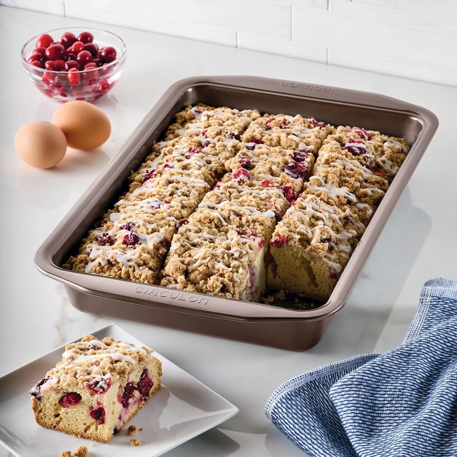 Circulon Nonstick Bakeware Nonstick Baking Pan / Nonstick Cake Pan, Rectangle - 9 Inch x 13 Inch, Brown, Chocolate