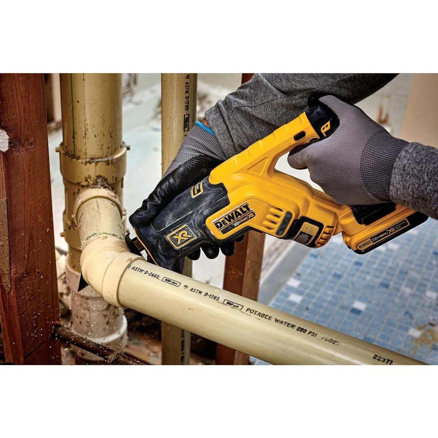 DEWALT 20V MAX* XR Reciprocating Saw, Compact, Tool Only (DCS367B)  (Refurbished)