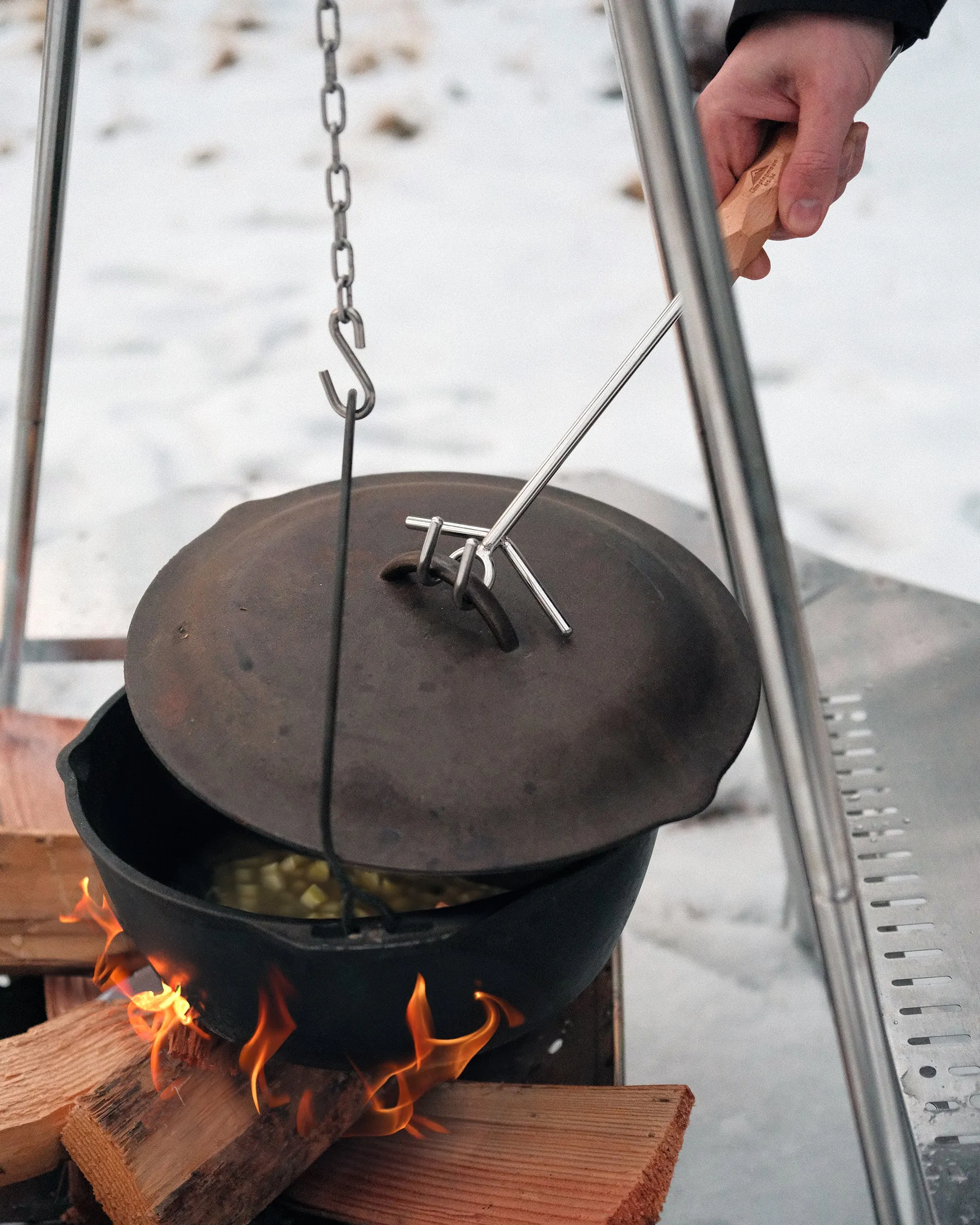 Dutch Oven Lid Lifter