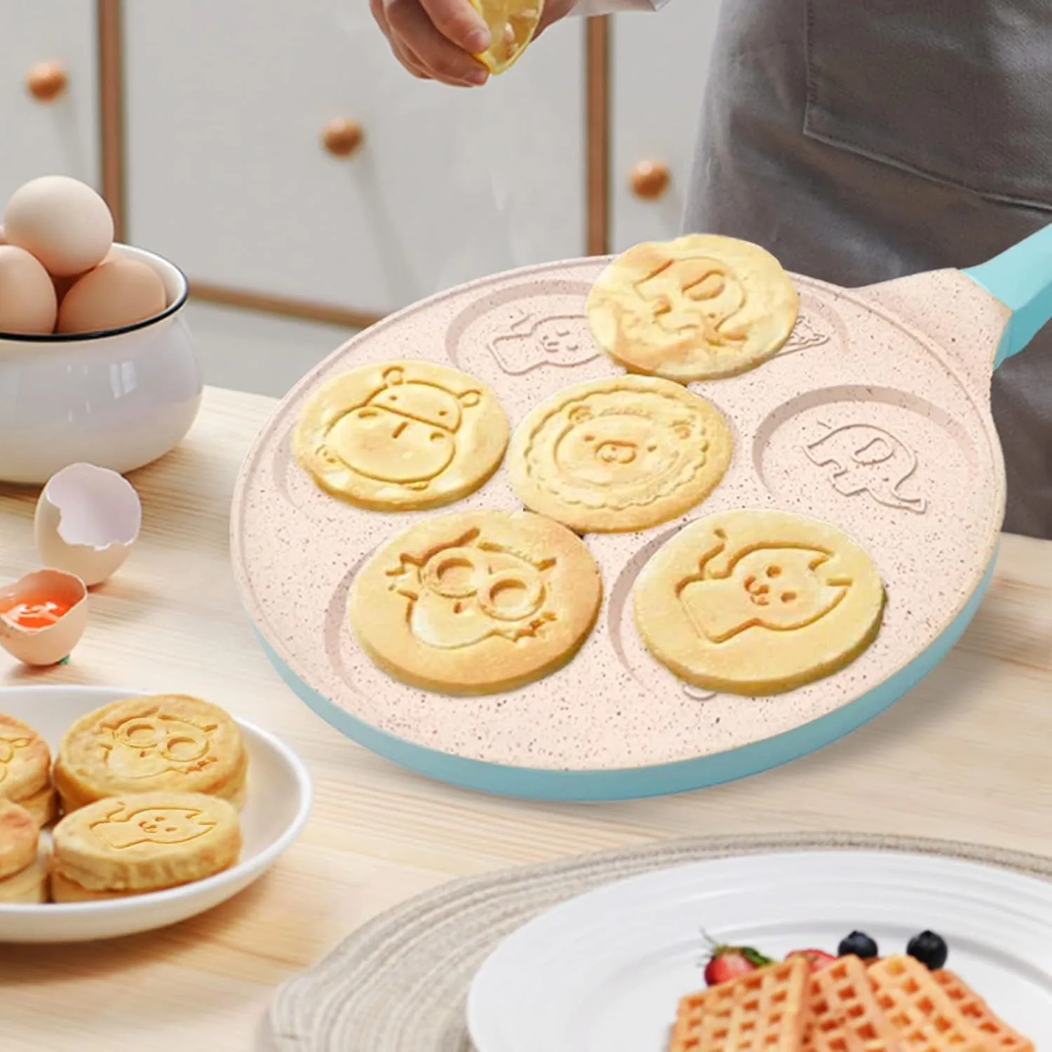 Egg Frying Pan Omelet Pan For Breakfast Pancake Pan Nonstick 7-Cup Egg Cooker Waffle Pancake Maker for Kids