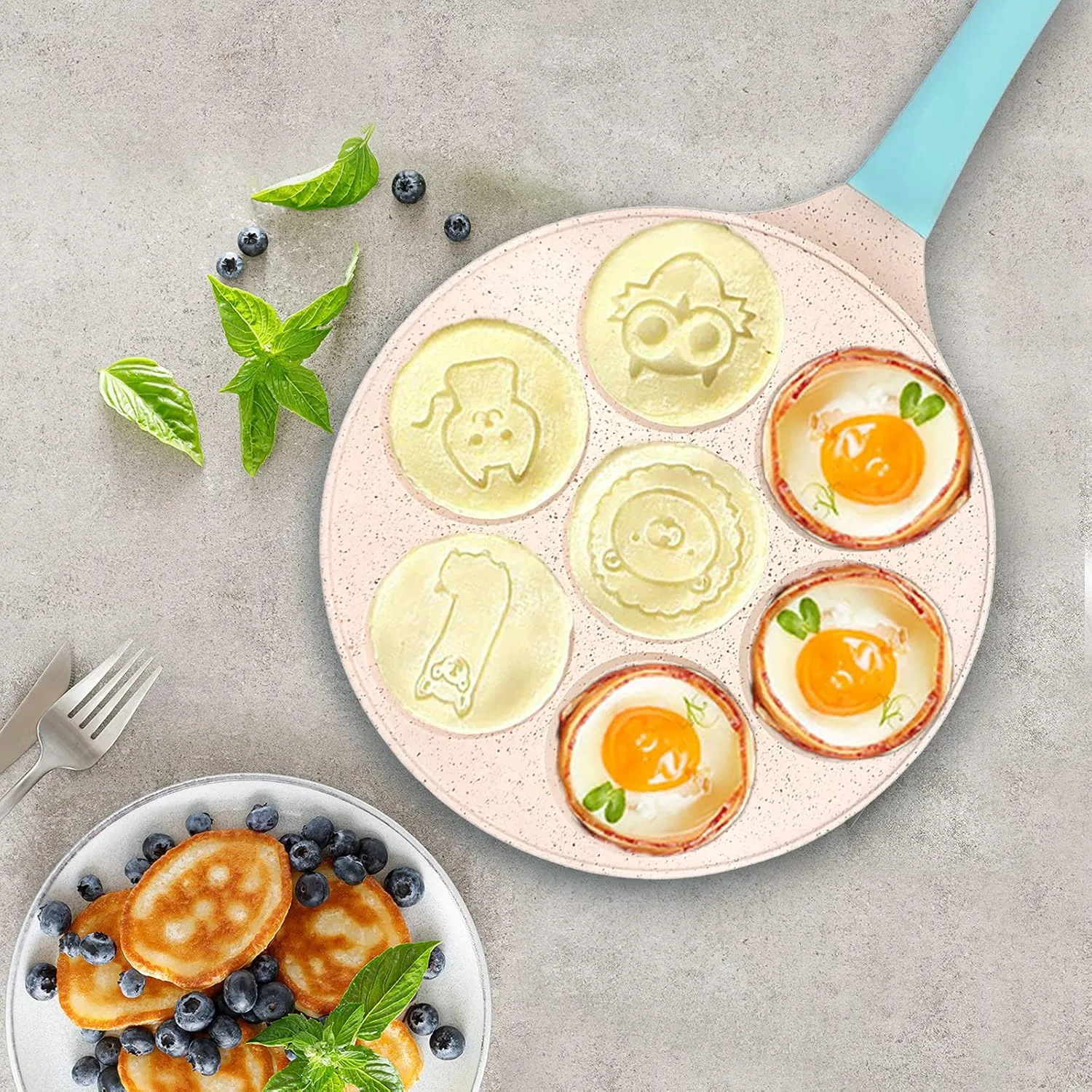 Egg Frying Pan Omelet Pan For Breakfast Pancake Pan Nonstick 7-Cup Egg Cooker Waffle Pancake Maker for Kids
