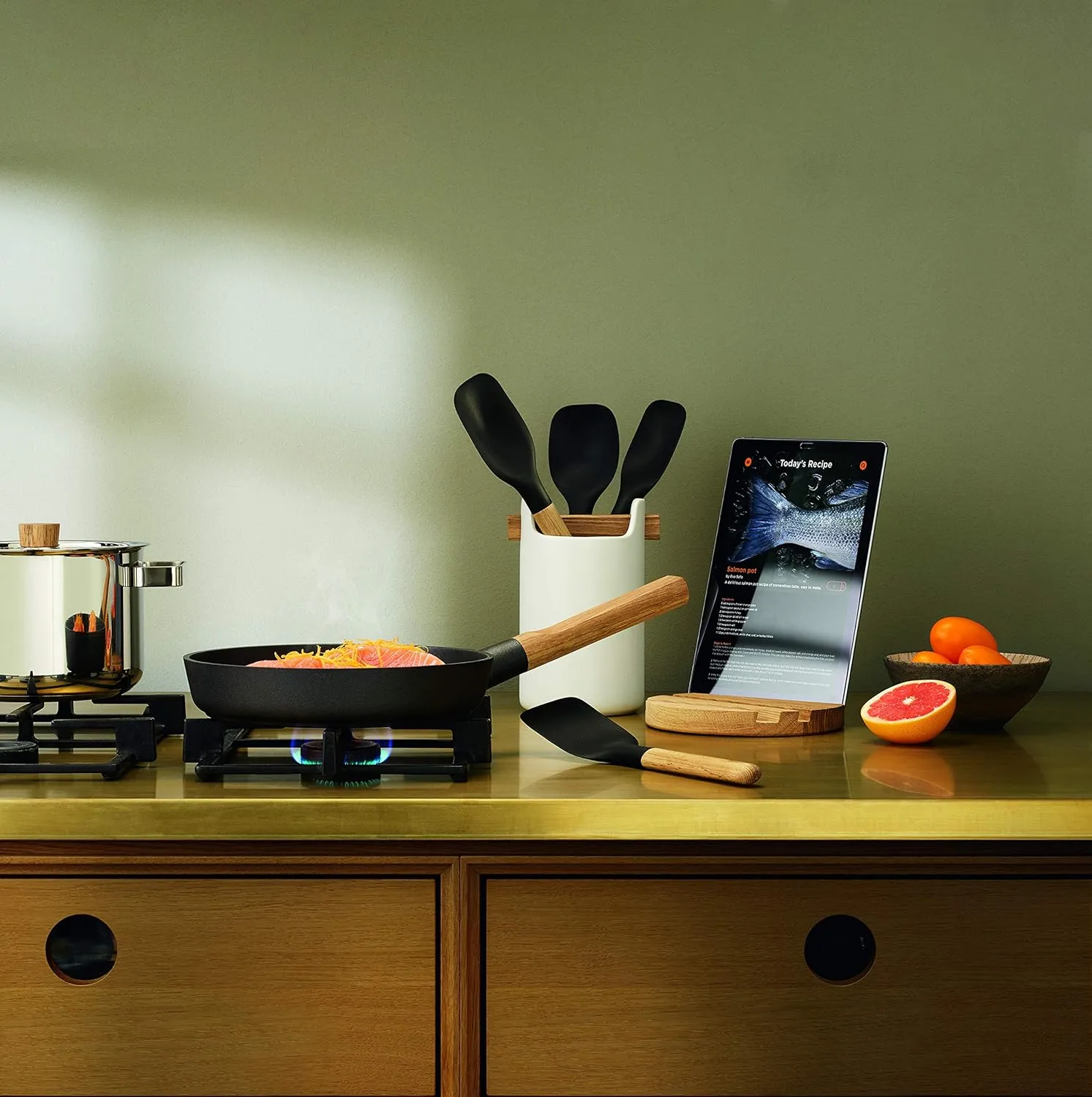 Eva Solo | Nordic Kitchen Saute Pan | Lightweight Aluminium, Easy Handling & Low Weight | Suitable for all Heat Sources – Including Induction | Easy to Clean | Danish Design, Functionality & Quality