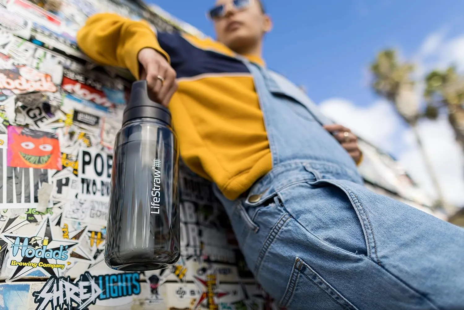 LifeStraw Go Series – BPA-Free Water Filter Bottle for Travel and Everyday use removes Bacteria, parasites and microplastics, Improves Taste, 1L Nordic Noir