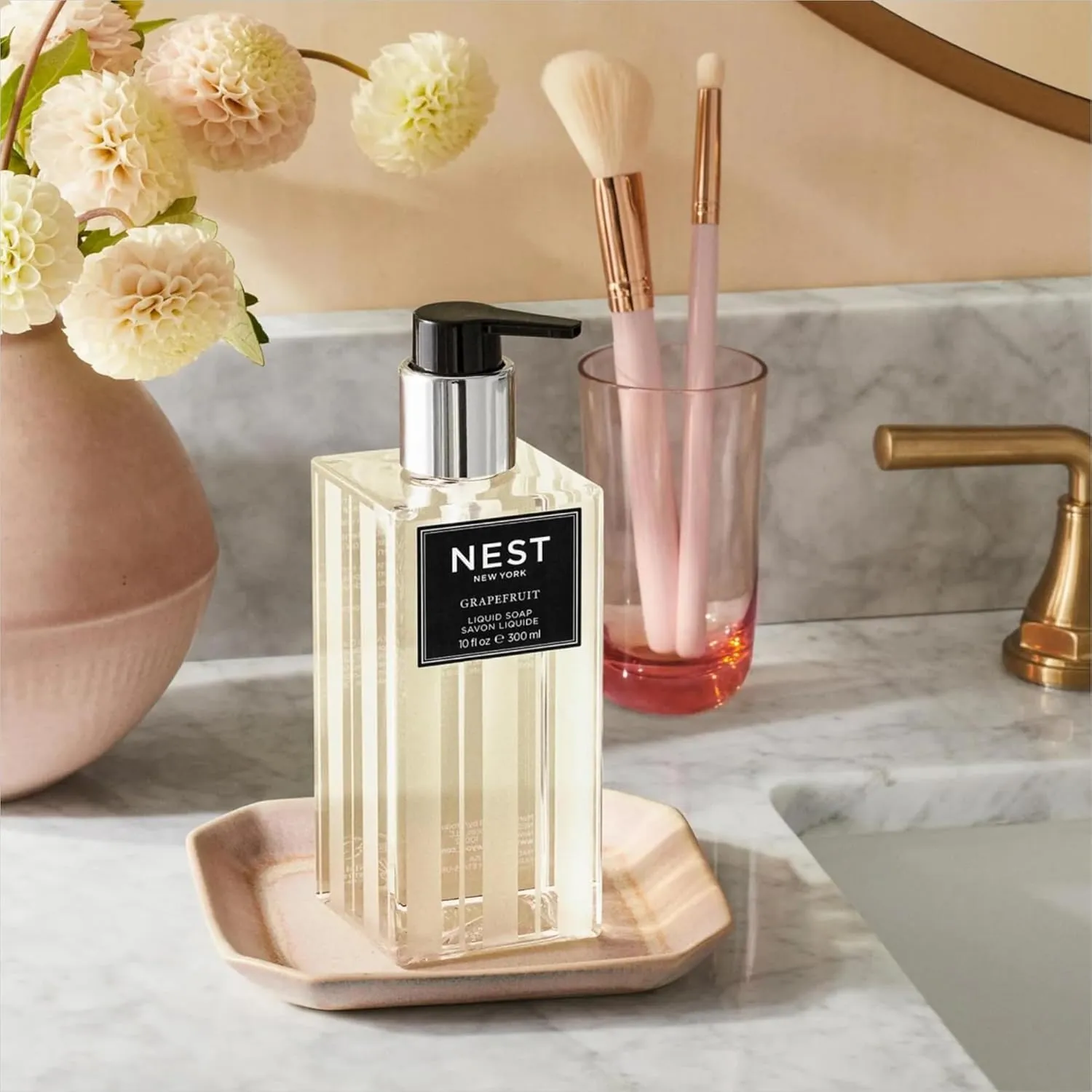 NEST New York Liquid Soap, Grapefruit - 10 fl oz - Cleanses & Nourishes Skin - Approx. 300 Pumps Per Bottle - Gluten Free & Cruelty Free