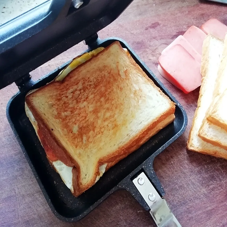 Single-Sided Non-Stick Sandwich Pan