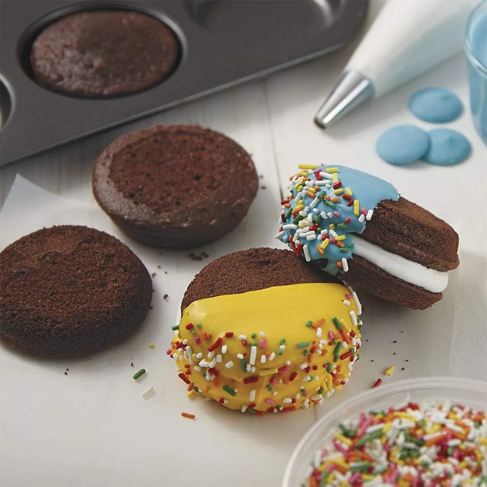 Wilton Perfect Results 12-Cavity Muffin Top Pan, Made without PFAS Non-Stick Bakeware, Scratch Resistant Baking Pan (Steel), the Must-Have Kitchen Essential.