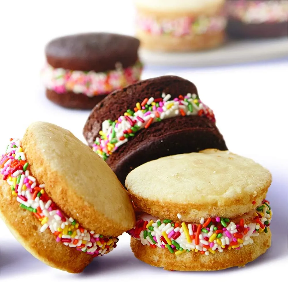 Wilton Perfect Results 12-Cavity Muffin Top Pan, Made without PFAS Non-Stick Bakeware, Scratch Resistant Baking Pan (Steel), the Must-Have Kitchen Essential.