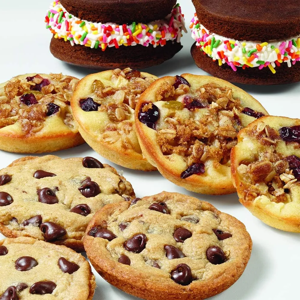 Wilton Perfect Results 12-Cavity Muffin Top Pan, Made without PFAS Non-Stick Bakeware, Scratch Resistant Baking Pan (Steel), the Must-Have Kitchen Essential.
