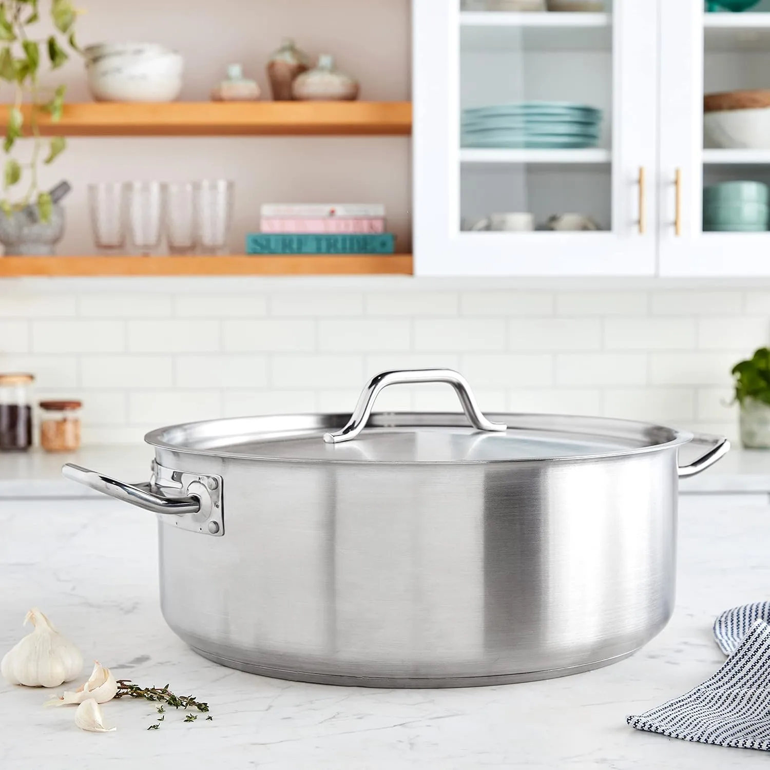 Winco Commercial-Grade Stainless Steel Brazier with Lid, 20 Quart